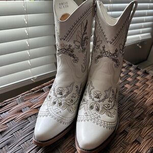 Embroidered White Ankle Boots